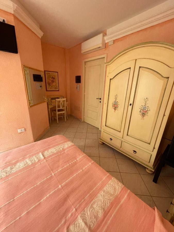 B&B Le Farfalle Палау Экстерьер фото